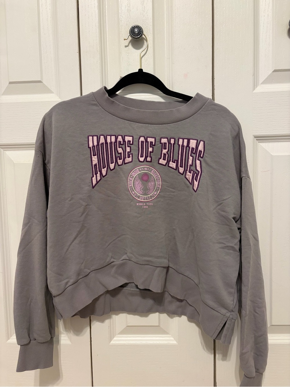 Francesca’s House of Blues cropped sweatshirt